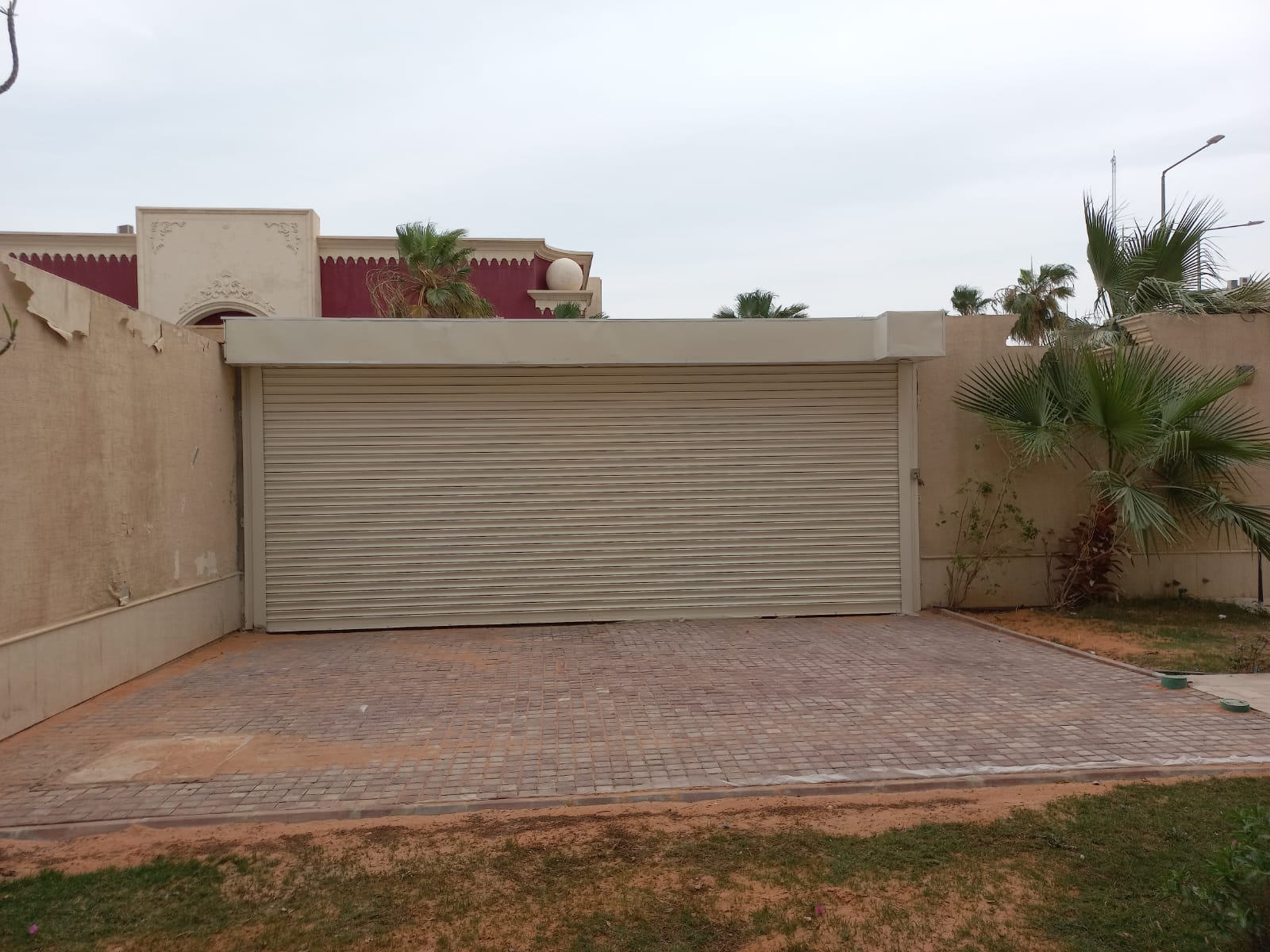 فني أبواب كراج أوتوماتيكية